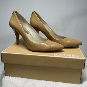 Michael Michael Kors Flex Mid Pump Nude Patent